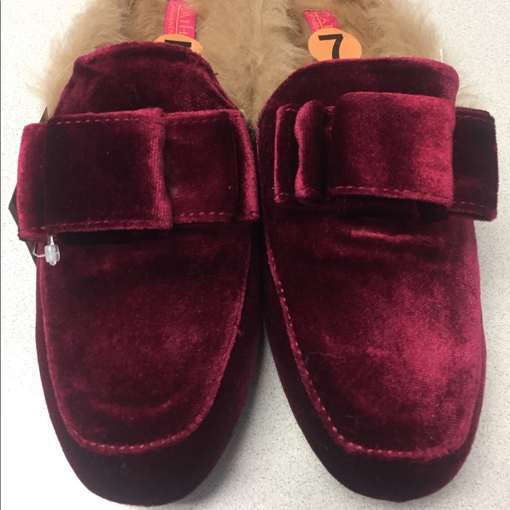 Bow Tie Slippers House Catherine Malandrino Sz 7